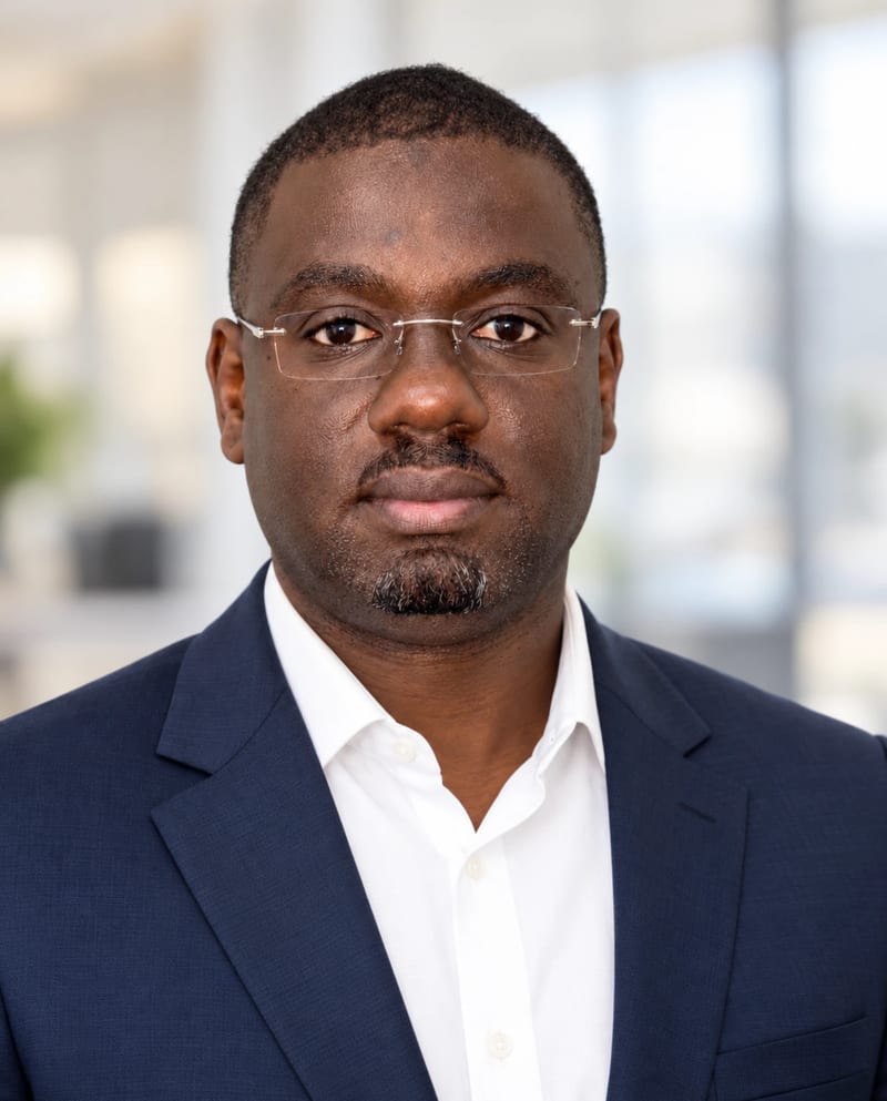 Portrait of Papa Youssoupha Diop, founder and Managing Director of 5/Sync IT